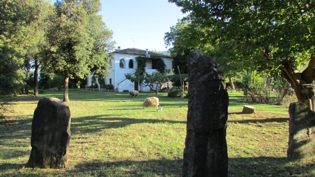 Agriturismo "Borgo Madonna Degli Angeli" - Charming Cottages In The Gardens ! Tocco da Casauria Exterior foto